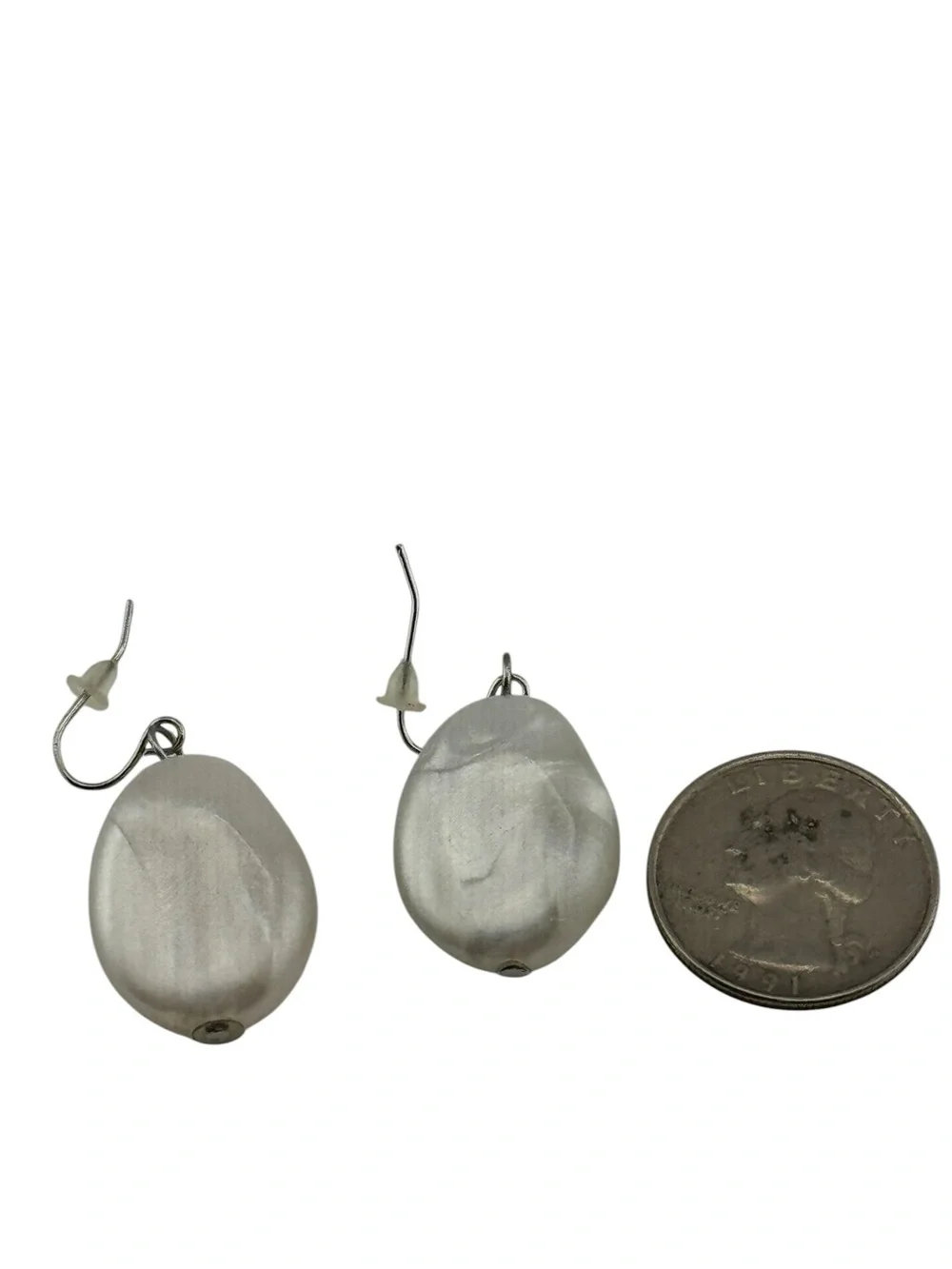 Vintage Silvertone Oval Shell‎ Earrings Minimalist Coastal Dangle Earrings